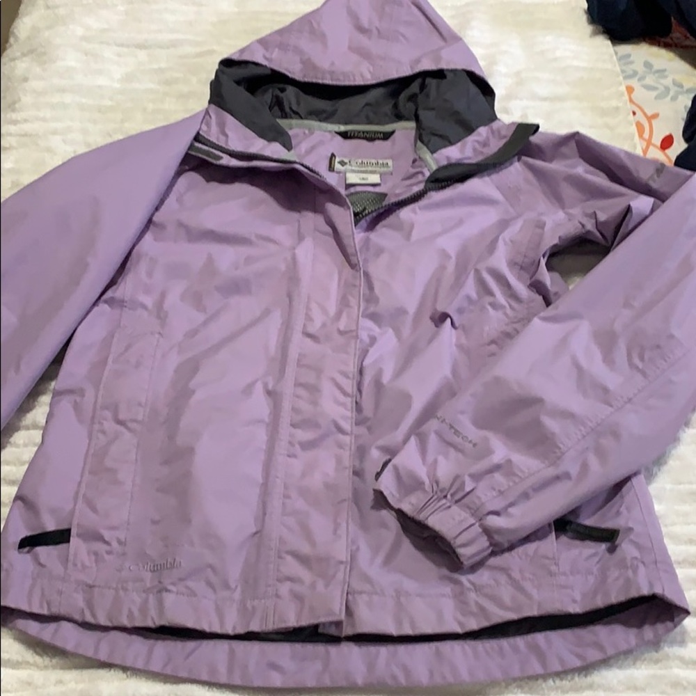 Columbia rain coat